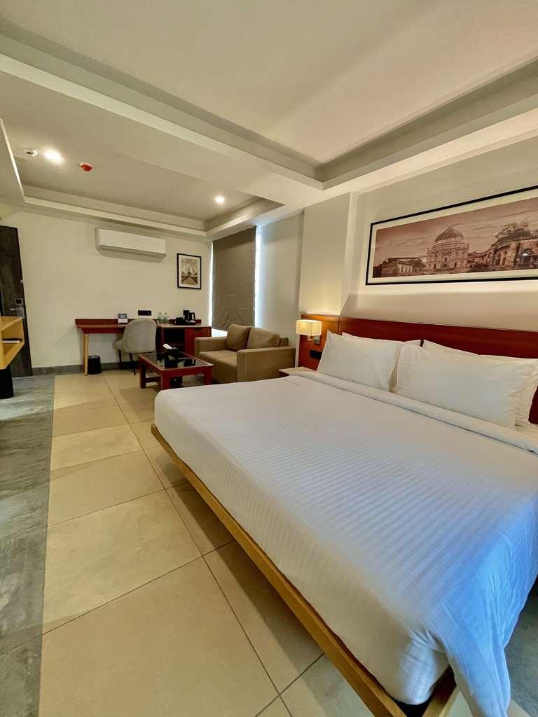 Best Western Maharani Bagh Нью-Дели Номер фото